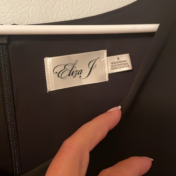 Eliza J NWT Size 8 Black Dress Ruffle Sleeves - Picture 3 of 8